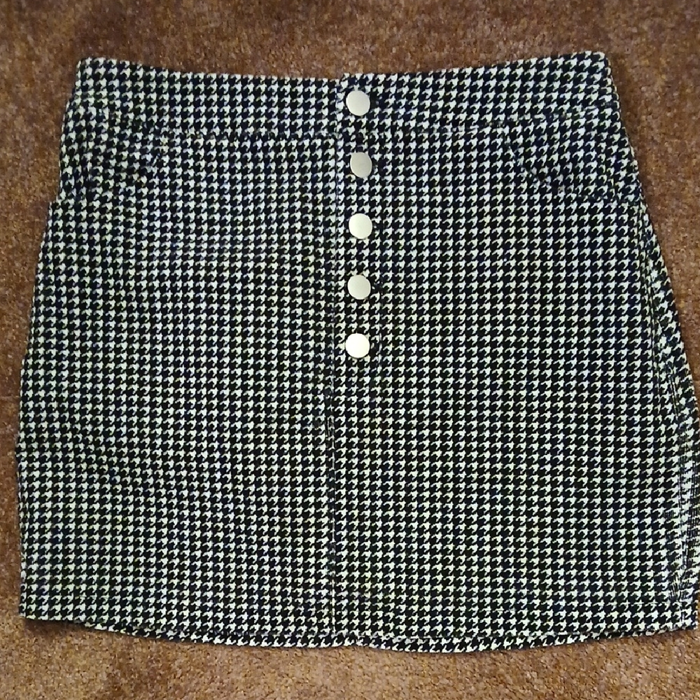 Forever 21 Black and White Buttoned Mini Skirt